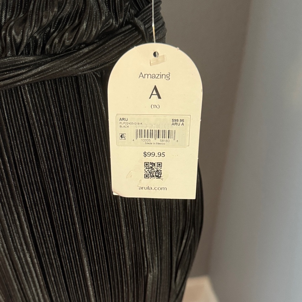 ARULA Black Sleeveless Jumpsuit - Picture 2 of 3